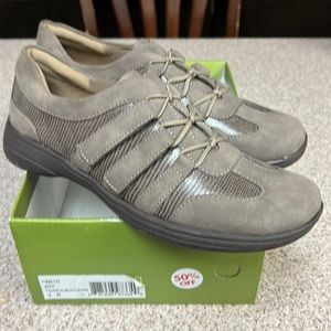 NIB casual shoe.